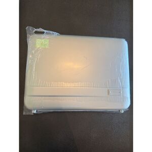 Targus TED003 Executive Silver Hard-Shell Laptop Case New